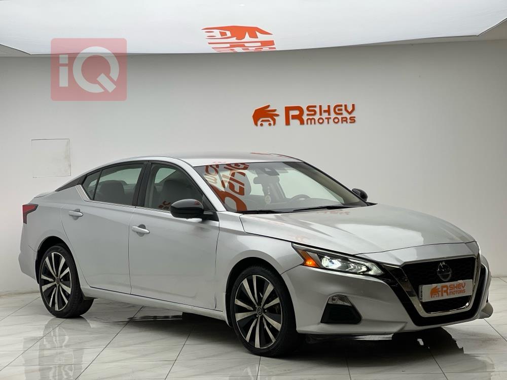 نیسان ئەلتیما